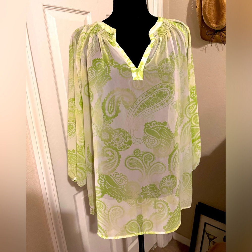 New York & Co Lime Green & white sheer tunic blouse size Medium fits like large